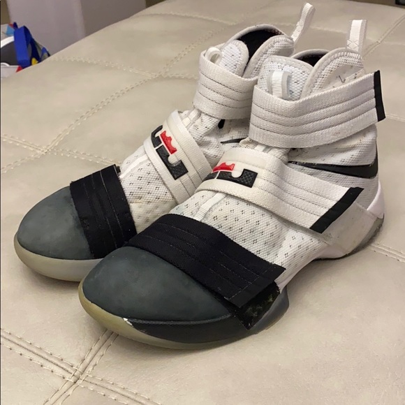 lebron soldier 10 black toe